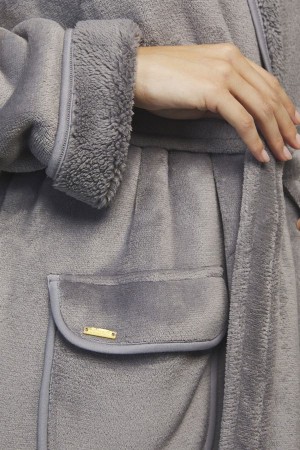 bata-larga-invierno-gris-mujer-selmark-homewear-bolsillos-cinturon-PC086-022